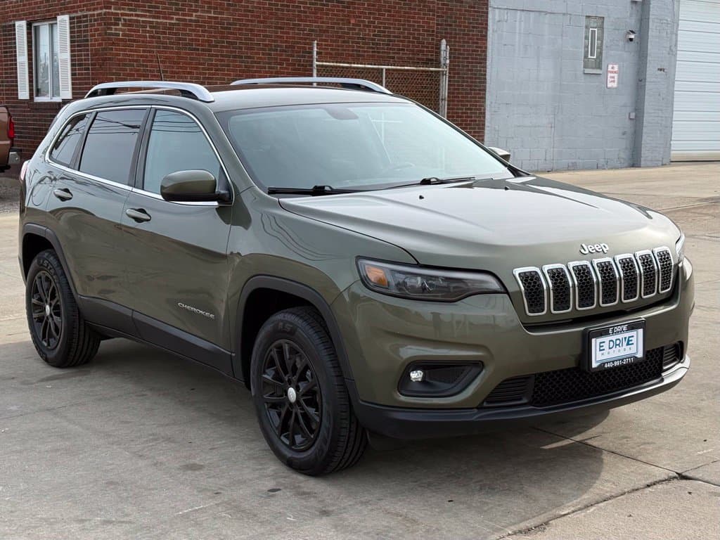 Photo 4 of 2019 Jeep Cherokee Latitude