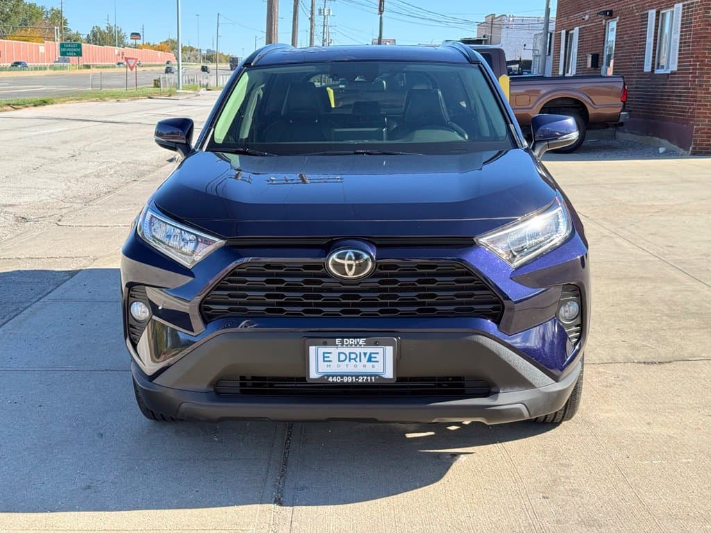 Photo 2 of 2021 Toyota RAV4 XLE Premium