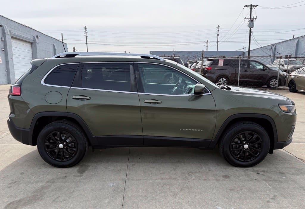 Photo 5 of 2019 Jeep Cherokee Latitude