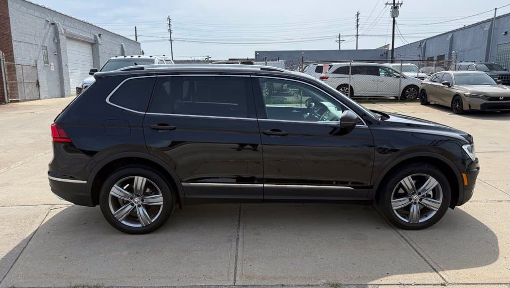 2021 Volkswagen Tiguan 2.0T SEL - Image 5