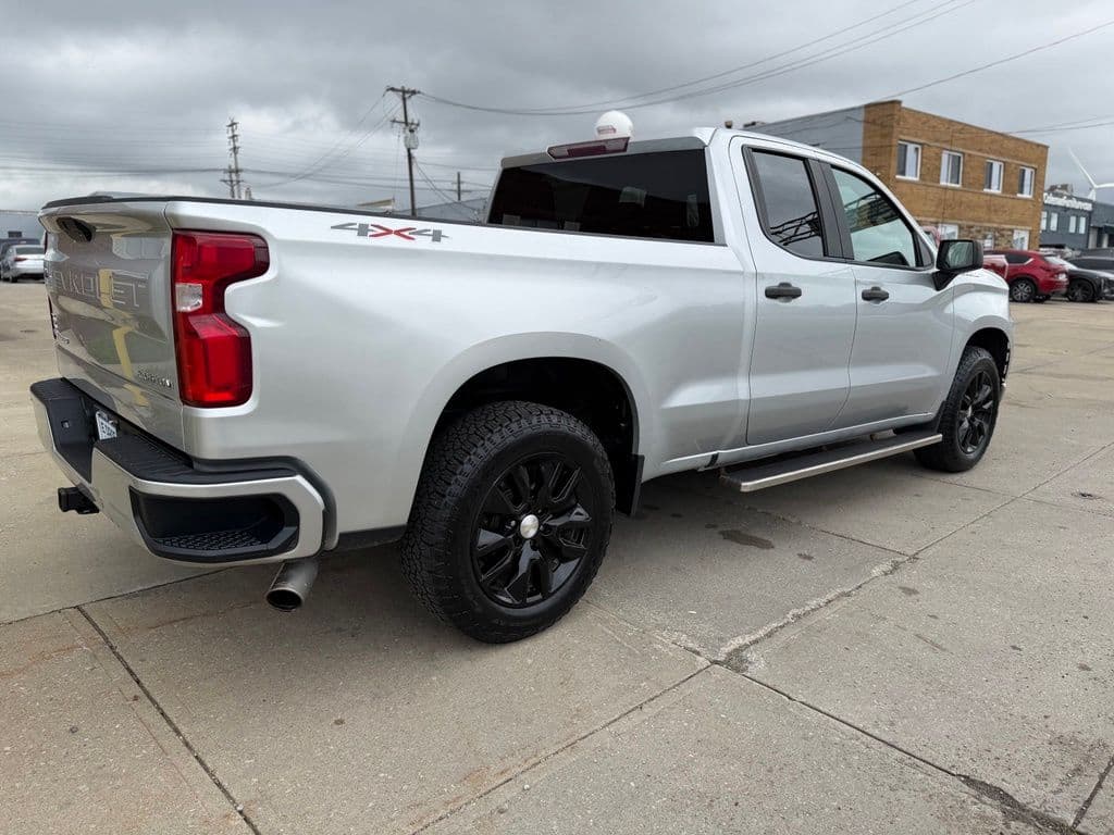 Photo 5 of 2020 Chevrolet Silverado 1500 Custom