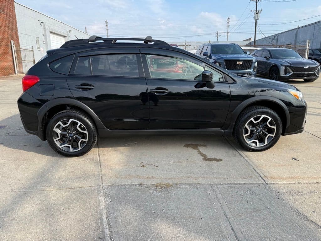 2016 Subaru Crosstrek 2.0i Premium - Image 5