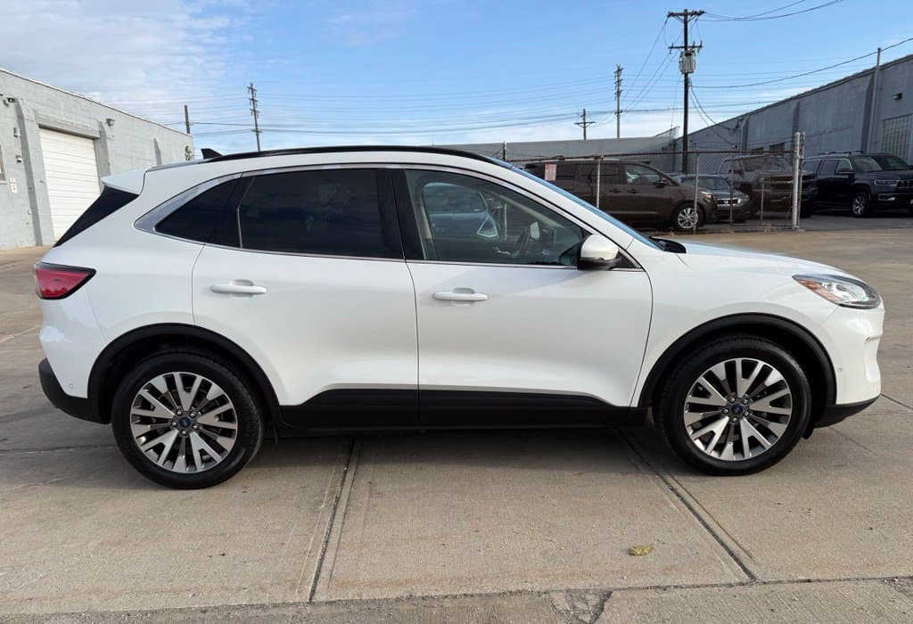 Photo 5 of 2020 Ford Escape Titanium