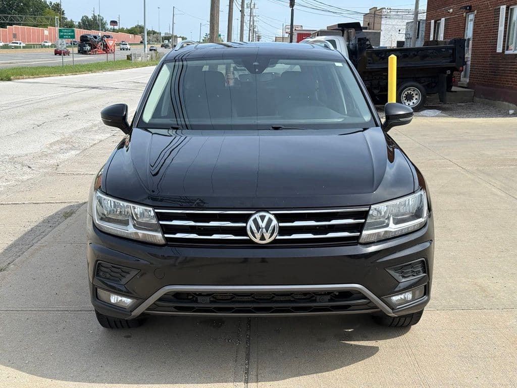 Photo 2 of 2021 Volkswagen Tiguan 2.0T SEL