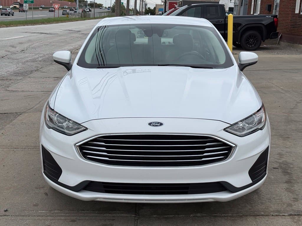 Photo 2 of 2019 Ford Fusion SE