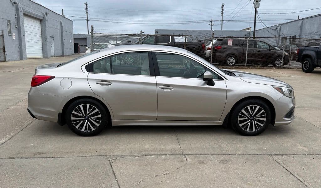 2018 Subaru Legacy 2.5i Premium - Image 5