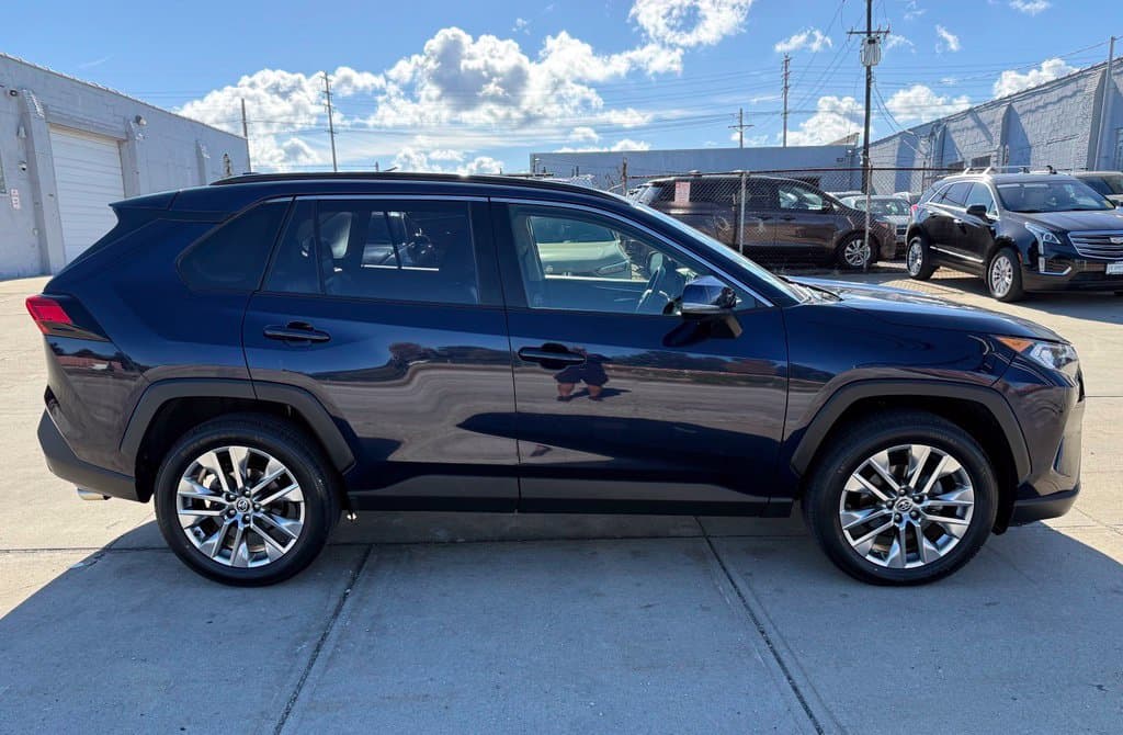 Photo 5 of 2021 Toyota RAV4 XLE Premium