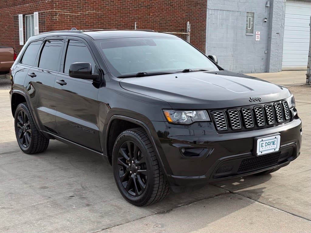 Photo 4 of 2020 Jeep Grand Cherokee Altitude