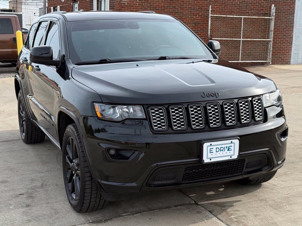 Photo 3 of 2020 Jeep Grand Cherokee Altitude