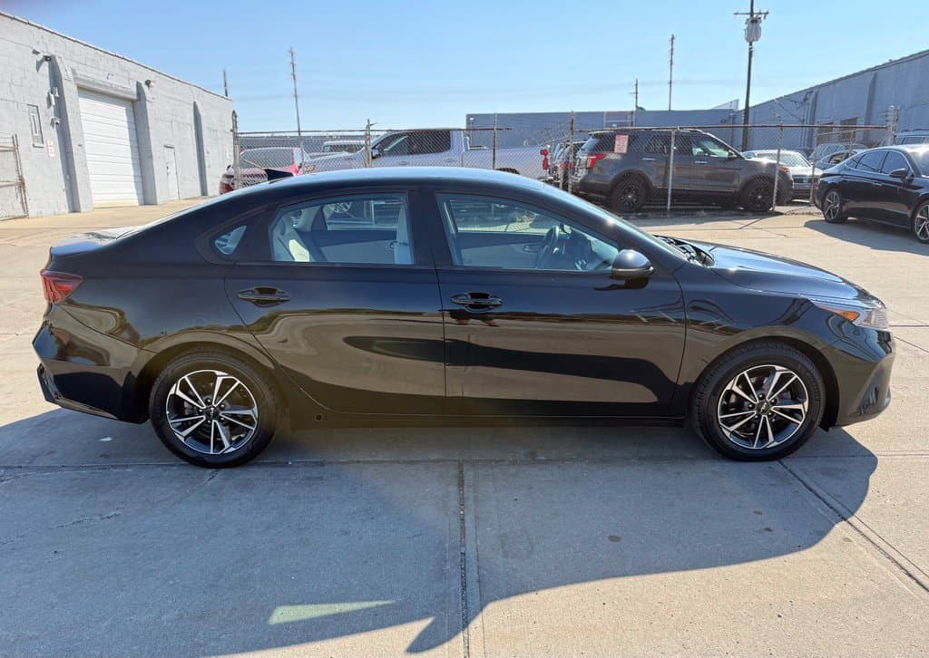 Photo 5 of 2023 Kia Forte LXS