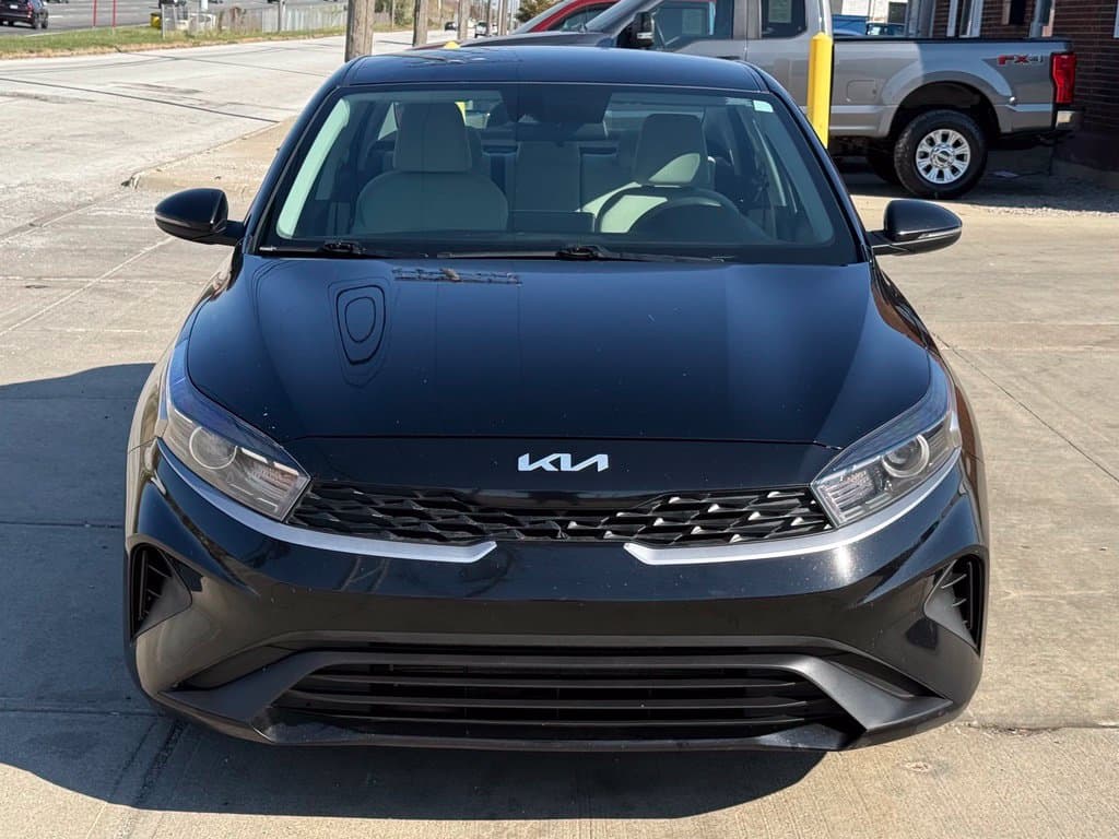 Photo 2 of 2023 Kia Forte LXS