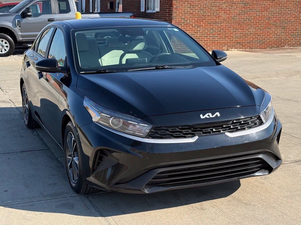 Photo 3 of 2023 Kia Forte LXS